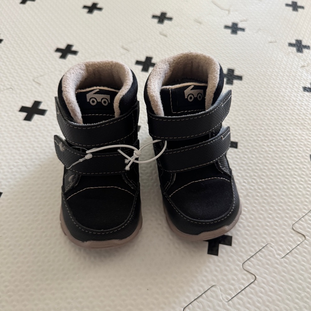 See Kai Run Basics Toddler Velcro waterproof Winter Boots in black size 5 NWOT